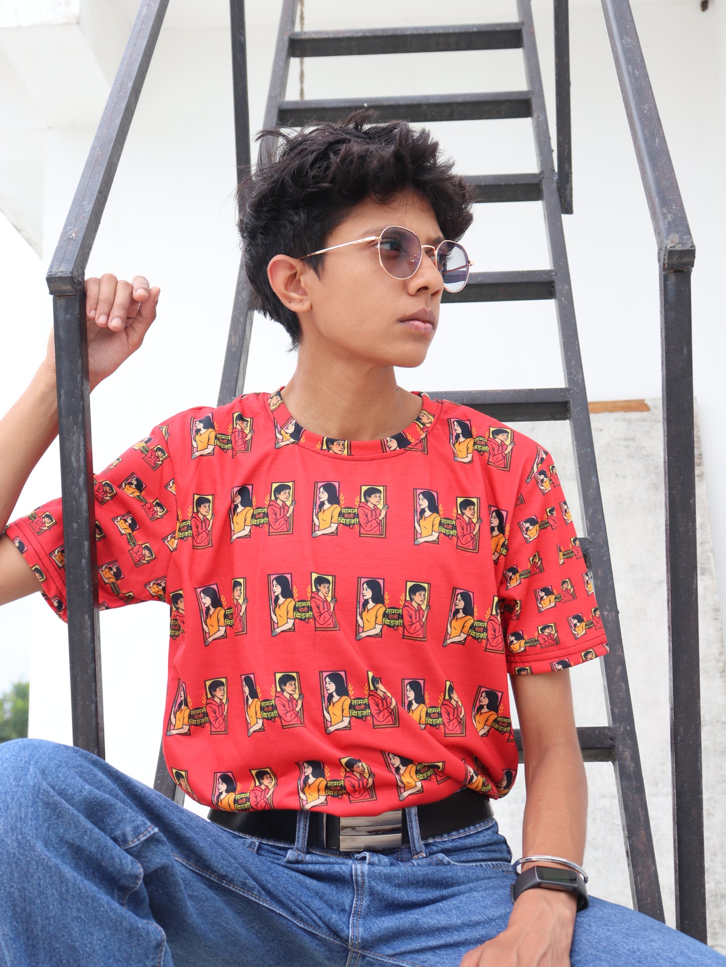 Saamne Wali Khidki Mein T-Shirt (WLW)